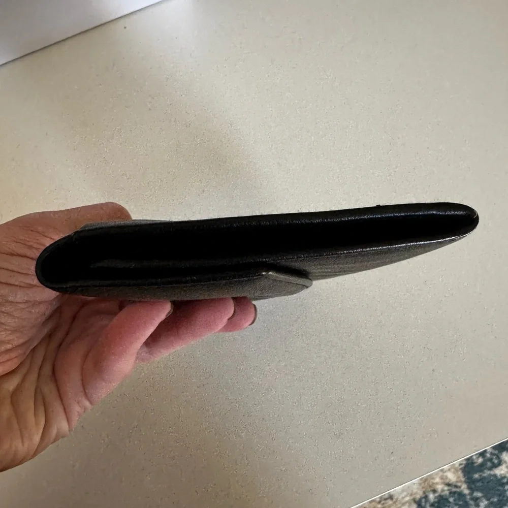 💌 Dior Sophistication: The Black Leather Envelope Wallet